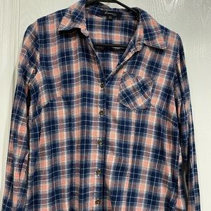 Long sleeve plaid shirt